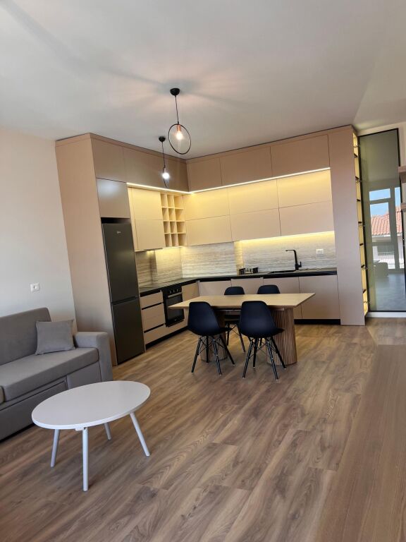 Affitto | Apartament 2 + 1 | Siri Kodra | 1000 €/mese