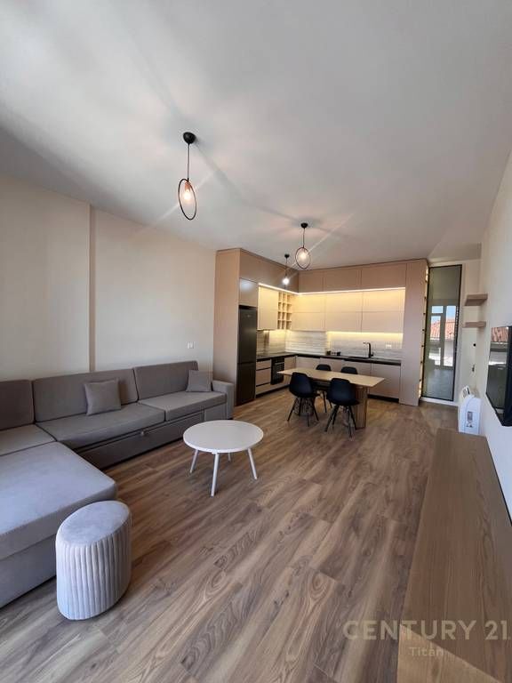 Appartamento nuovo 2+1+1 bagno in affitto, in via Siri Kodra, vicino all'Hotel Meridian! 1.000 € /Mese