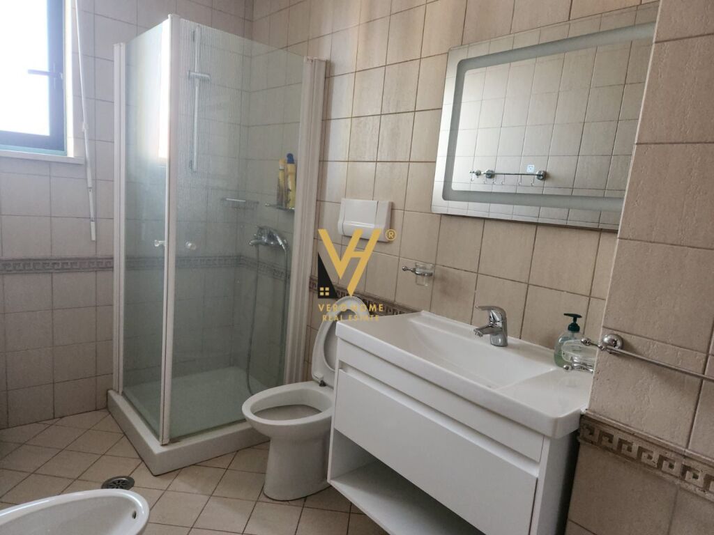 JEPET APARTAMENT 2+1+BLK ME QERA TEK ISH GARDA 1.500 EURO
