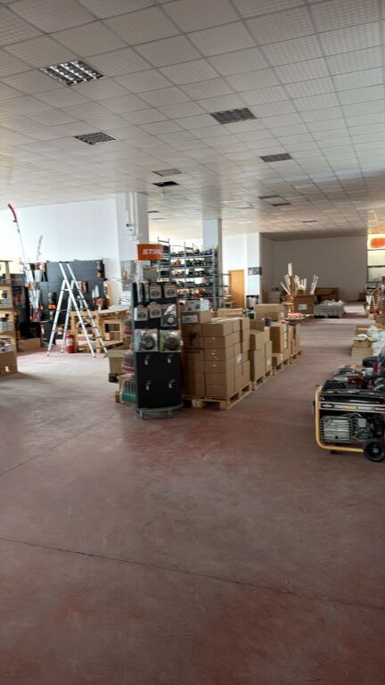 MAGAZZINO IN AFFITTO 1000 M2 KASHAR 400.000 LEKE FH-89940
