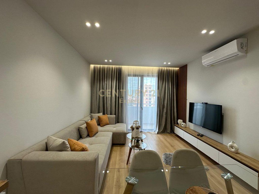 APARTAMENT 2+1+2+POST PARKIMI PRANE SPAK