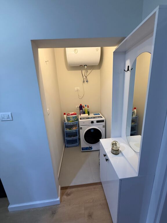 Shitet apartament 2+1 ne rrugen Ferit Xhajko