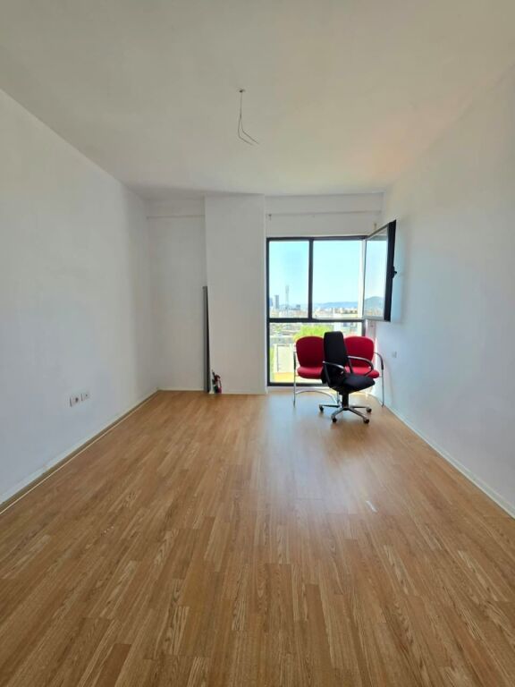 Me Qira - 3 Ambiente Pune 2wc &amp; 1Bllkn || Kati i 8-të || (📍Porcelan - Kompleksi ASL, Godina 1), me pamje fantastike || 105 m² Çmimi: 52,000 Leke/Muaj