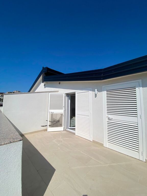 Apartament 1+1 me Qira – Spitallë, pranë Postës Shqiptare