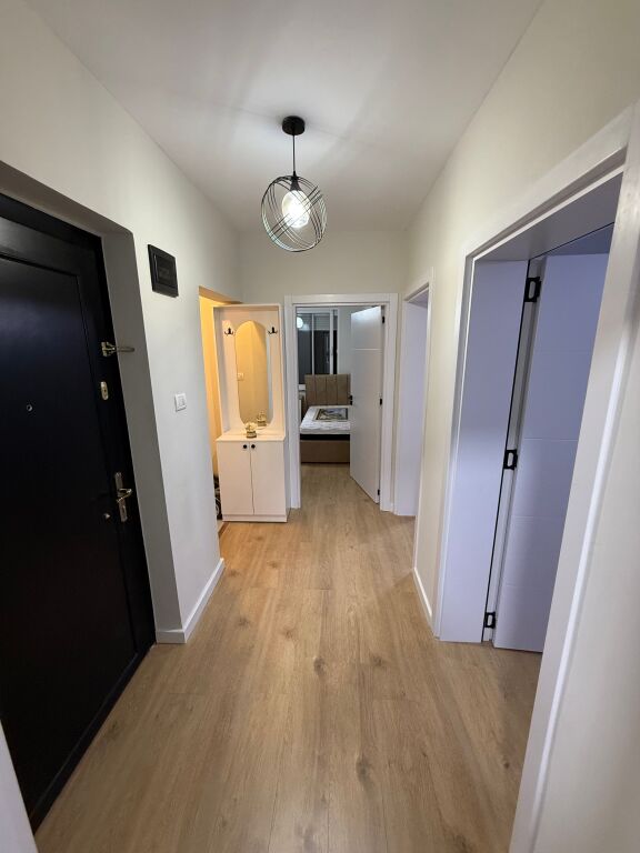 Shitet apartament 2+1 ne rrugen Ferit Xhajko