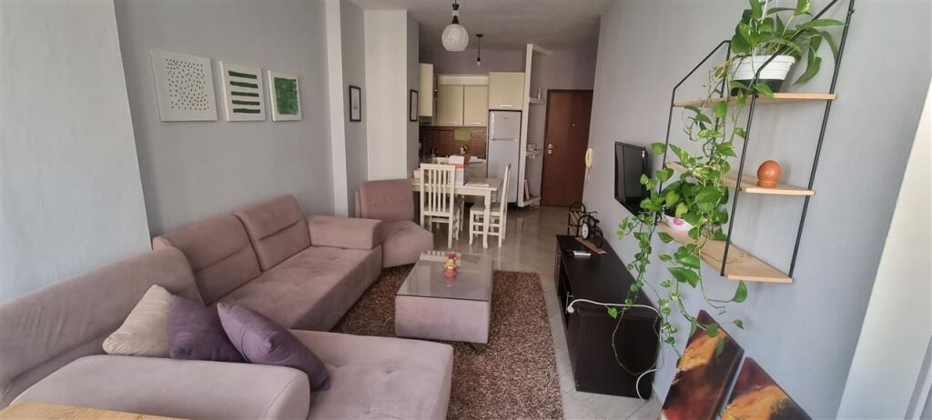 🏠 1+1 ME QIRA – PRANË SELVISË