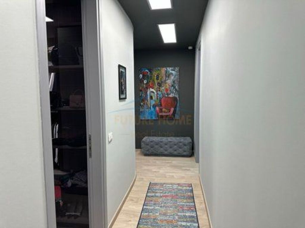 Shitet, Apartament 2+1 , Liqeni i Thate, Tirane