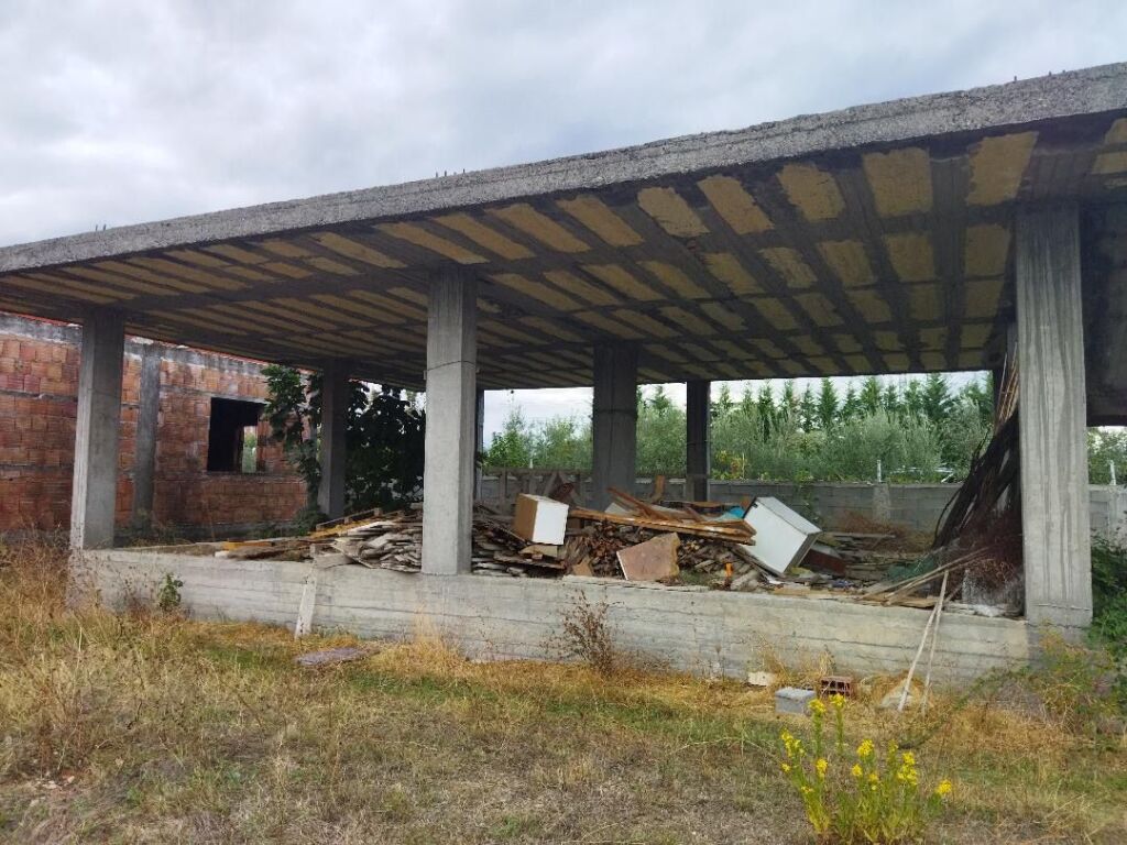 📌 SHITET TOKË / TRUALL NË VALIAS (TIRANË)