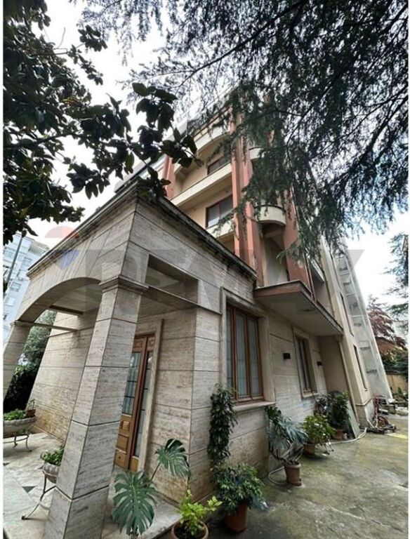 Ndërtesë - Për Qira - Rruga Isuf Elezi, Tiranë(ID: 530281030-1006)