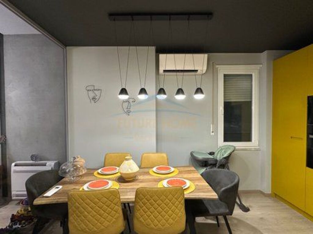 Shitet, Apartament 2+1 , Liqeni i Thate, Tirane