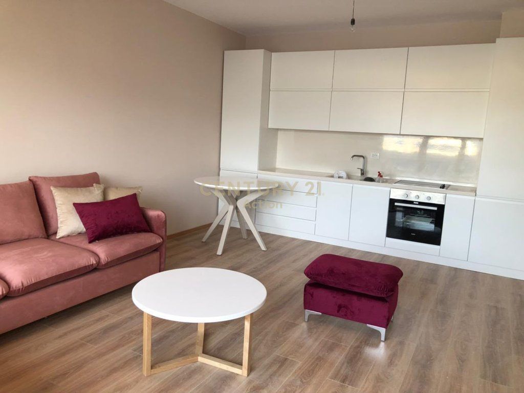 Appartamento 2+1 In Affitto nel Giardino Botanico Zoologico, Tirana - 600€ | 120 m² 600 € /Mese 60,000 Lek /Mese