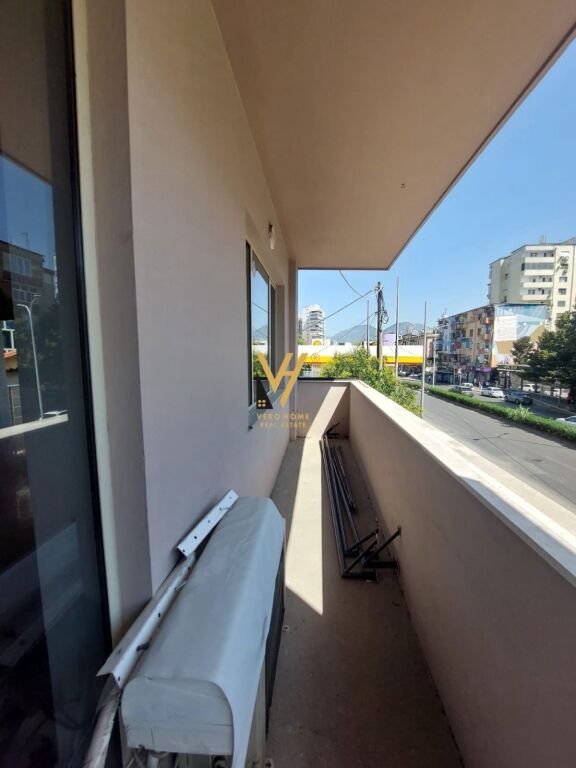 JEPET ZYRE 70 M2 ME QERA TE ZOGU I ZI 60.000 LEKE
