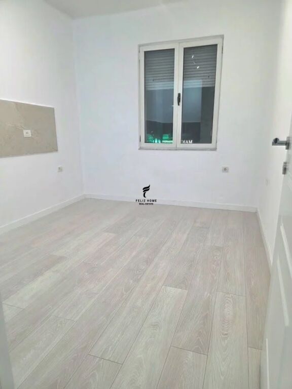 ZYRE ME QERA 110 M2 RRUGA E KAVAJES 85.000 LEKE FH-89785