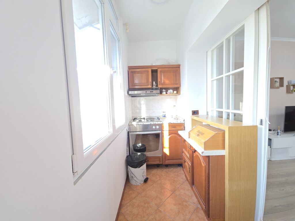 Apartament 2+1 per qera tek Garda !