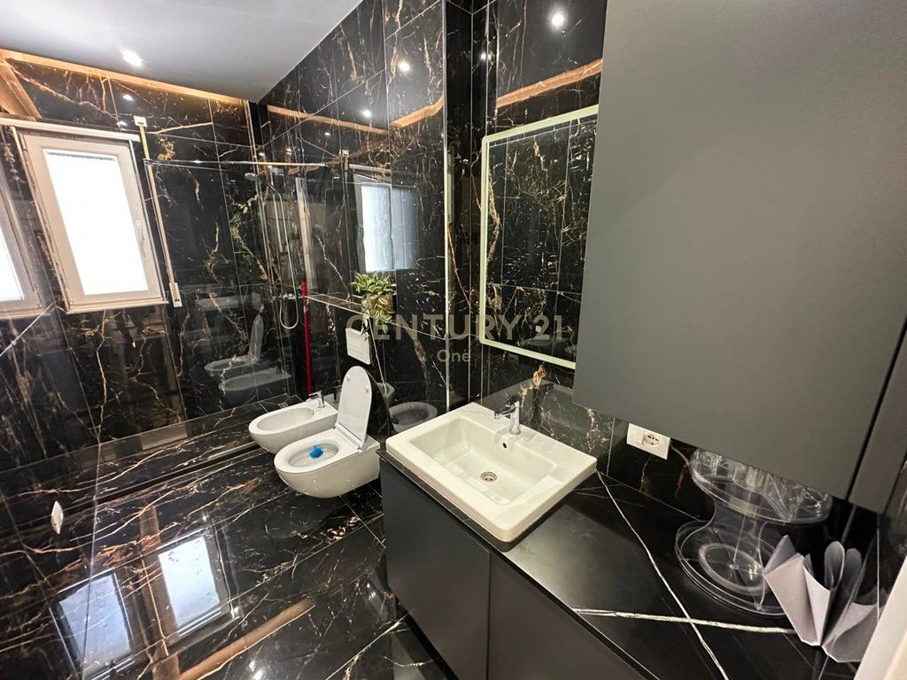 🏡 **APARTAMENT 2+1 PËR SHITJE – PORCELAN, TIRANË**