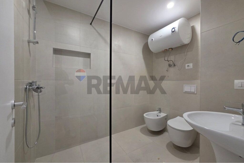 Jepet me Qira Apartament 3+1+Parking Akses Tirana