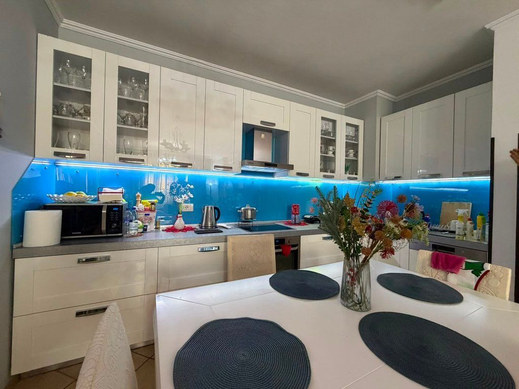 Apartament 3+1+2 per shitje , Rruga Sami Frashëri , Blloku , Tiranë