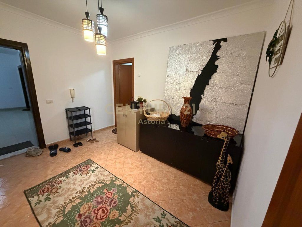 Apartament 2+1+2 me qira, Zogu i Zi