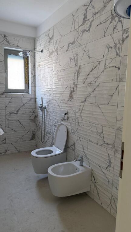 ZYRE ME QERA 70 M2 QENDER 65.000 LEKE  FH-89889