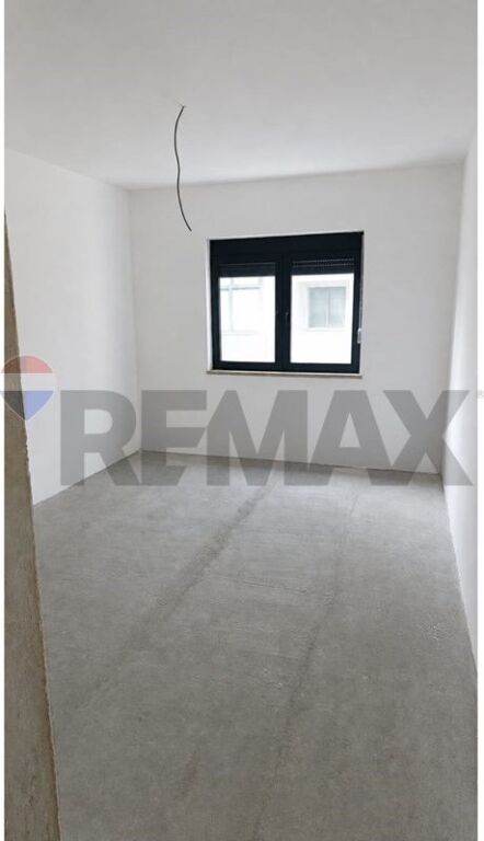 SHITET APARTAMENT 3+1 + 2 WC – MYSLYM SHYRI