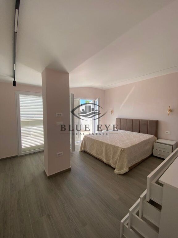Apartament 1+1 me Qira – Spitallë, pranë Postës Shqiptare!