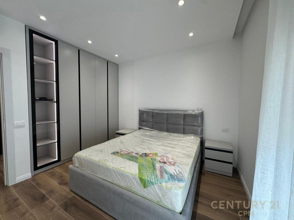 FOR RENT 1+1 + PARKING SPACE AT VILA GOLD, DIBRA STREET