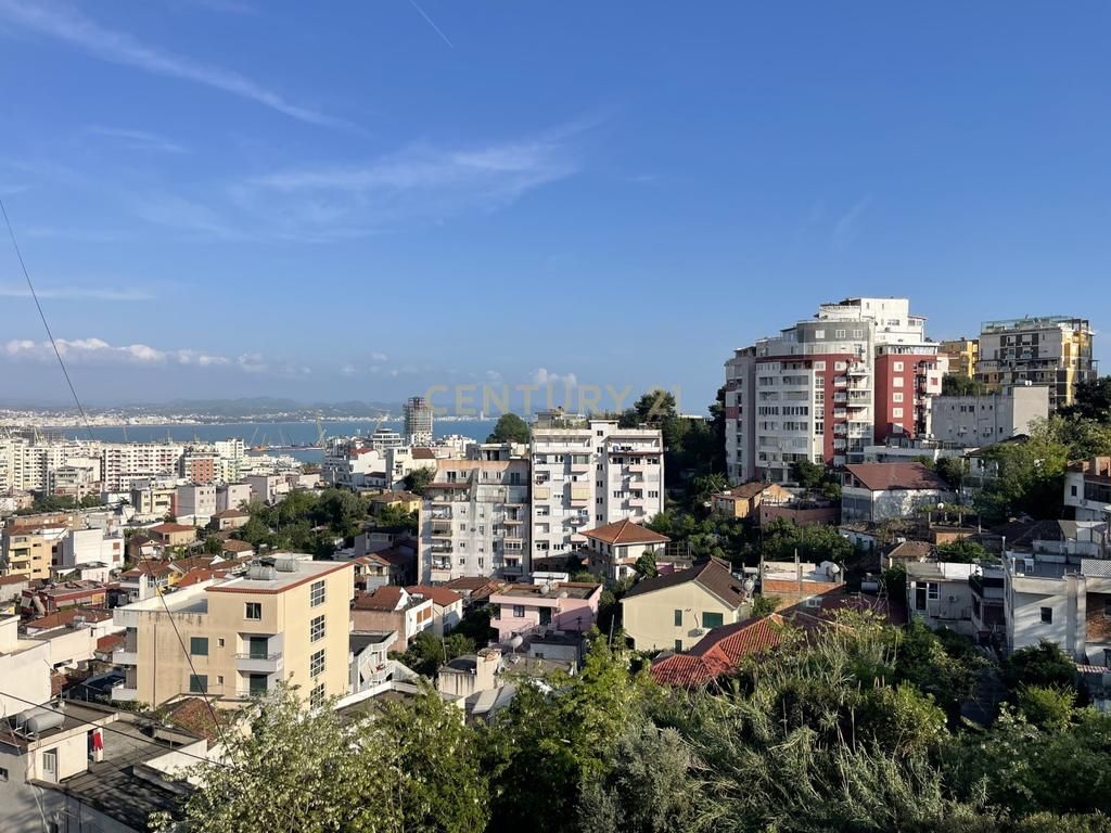 Apartament 1+1 Me Qira tek Vila e Zogut, Durrës !