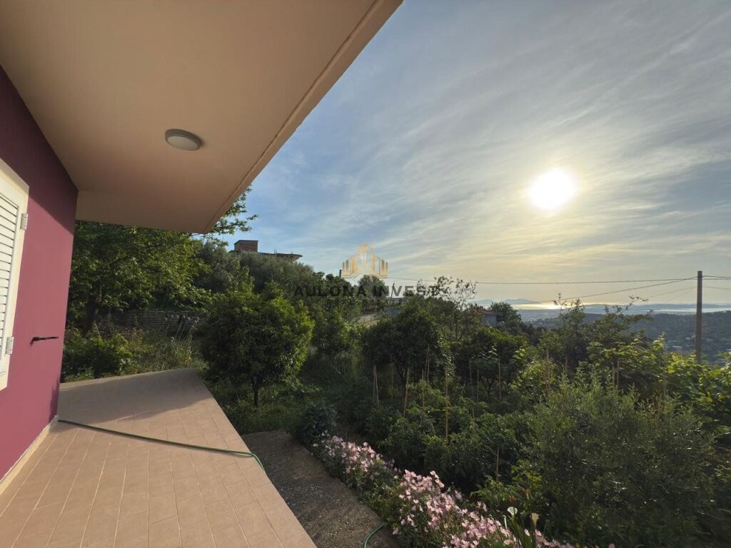 CASA A DUE PIANI CON VISTA MARE - BABIC E MADHE VLORA