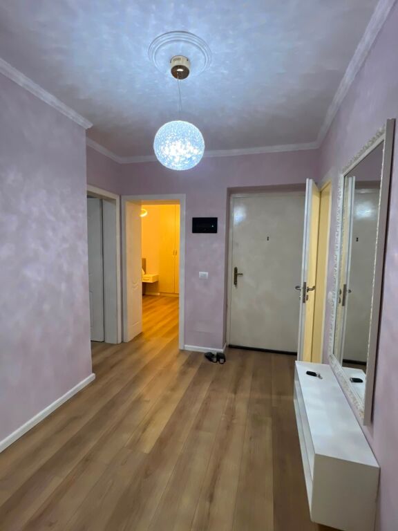 Jepet apartament 2+1+Kuzhine te Vecuar tek Minibashkia Nr .2 , Ali Demi , Shkolla e Baletit , Rruga e Elbasanit .