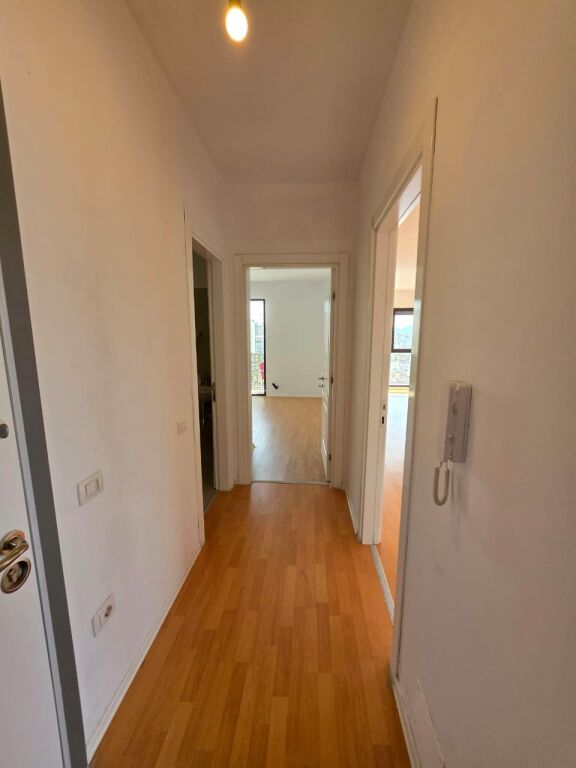 Me Qira - 3 Ambiente Pune 2wc &amp; 1Bllkn || Kati i 8-të || (📍Porcelan - Kompleksi ASL, Godina 1), me pamje fantastike || 105 m² Çmimi: 52,000 Leke/Muaj