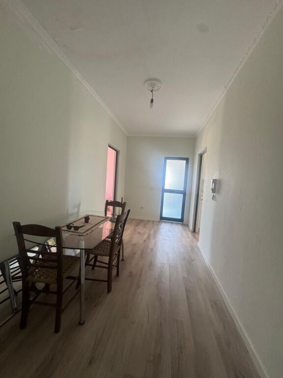 Shitet Apartament 1+1 në Rrugën Viena, Golem