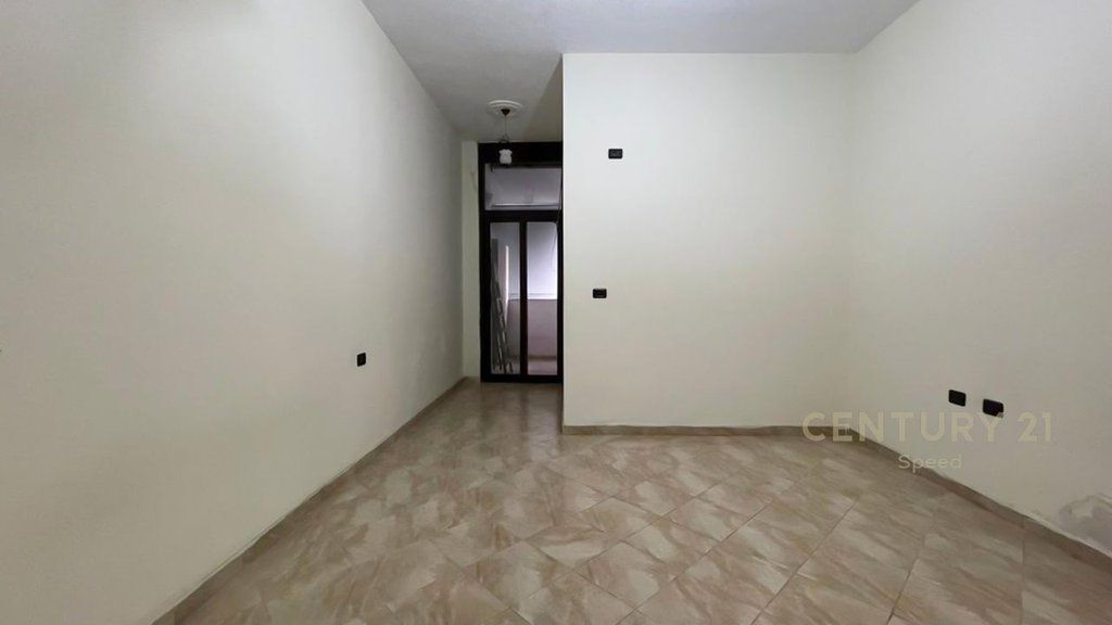 Japim Me Qira Ambjent Zyrash Tek Kompleksi Panorama