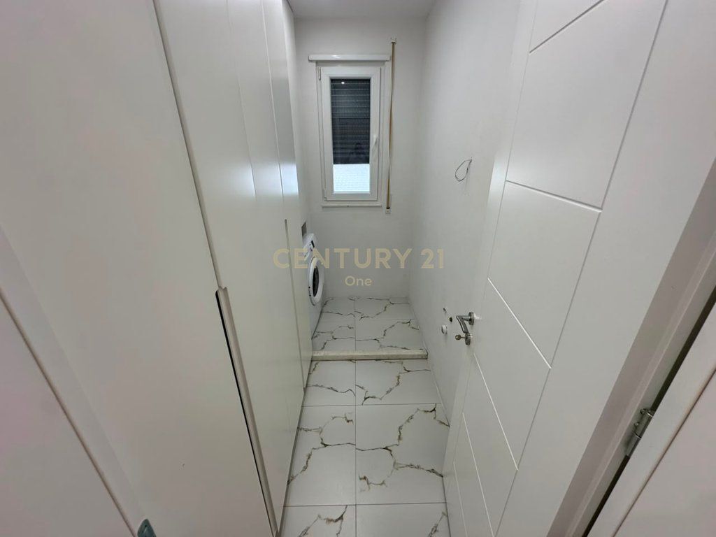 🏡 **APARTAMENT 2+1 PËR SHITJE – PORCELAN, TIRANË**