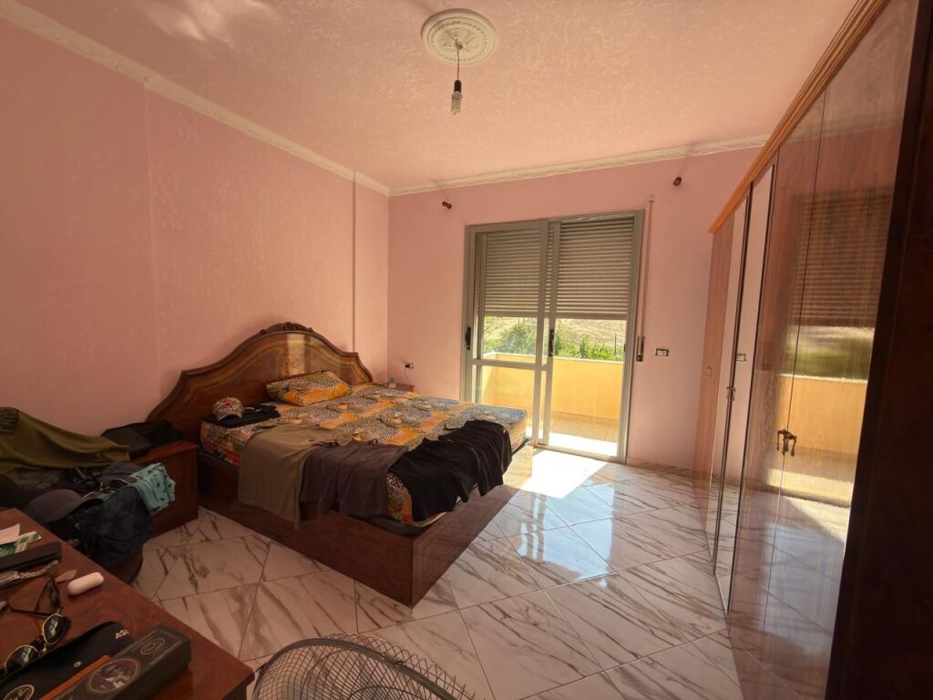 APARTAMENT 2+1 ME QERA – MBI RRAPIN, VLORË
