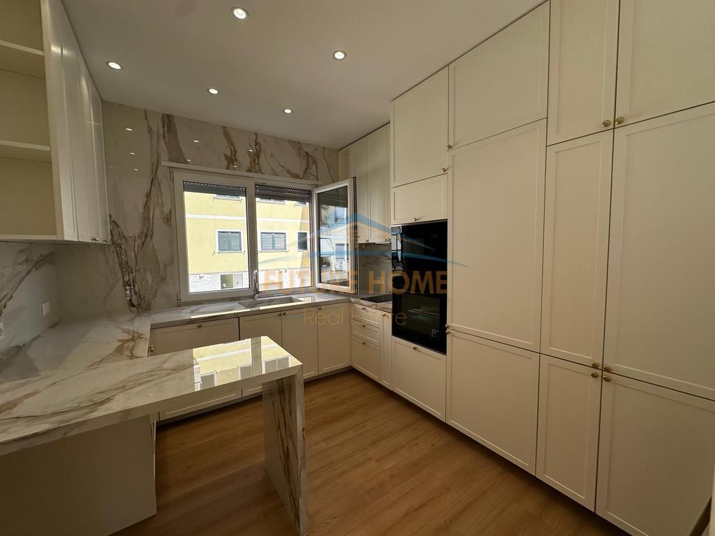 Apartament per shitje 2+1+2 , Liqeni i Thate, Tirane .