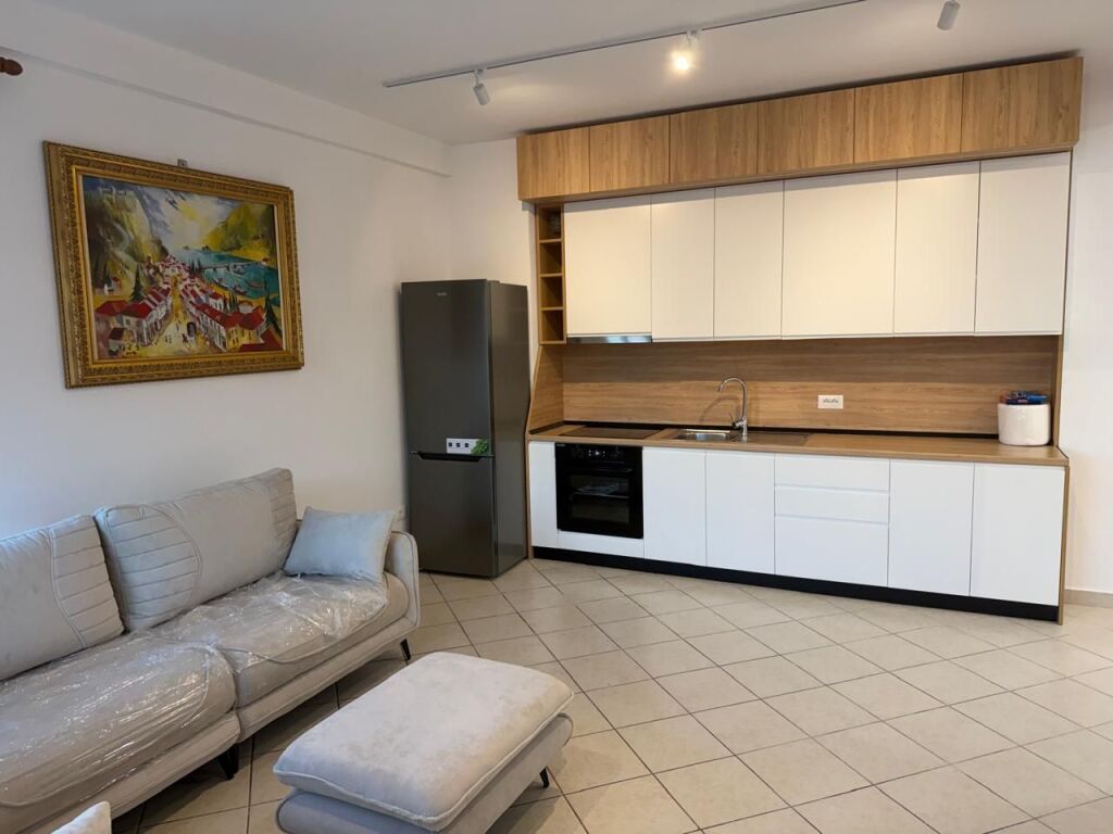 Appartamento 2+1 in affitto ad Astir.