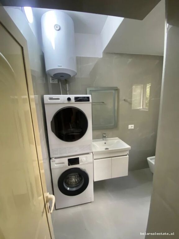 Garsoniere Me Qera tek 21 Dhjetori (ID BG187) Tirane