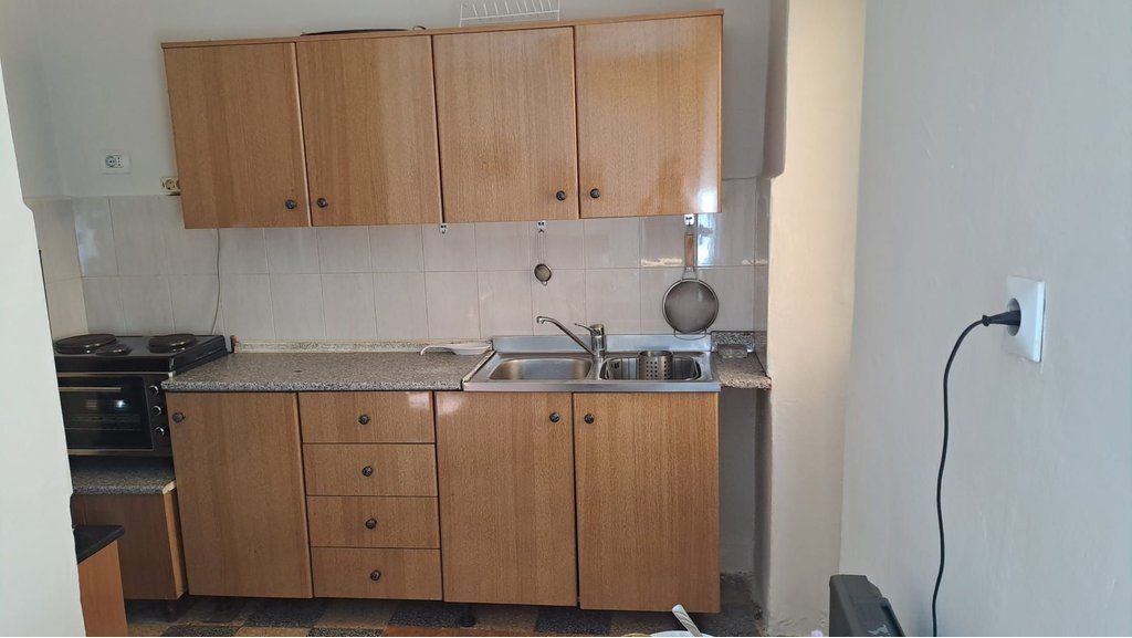 🏡 APARTAMENT 1+1 ME QIRA – ISH TREGU ELEKTRIK