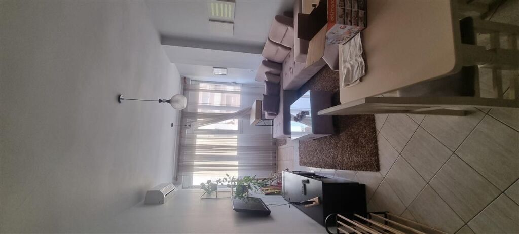🏠 1+1 ME QIRA – PRANË SELVISË