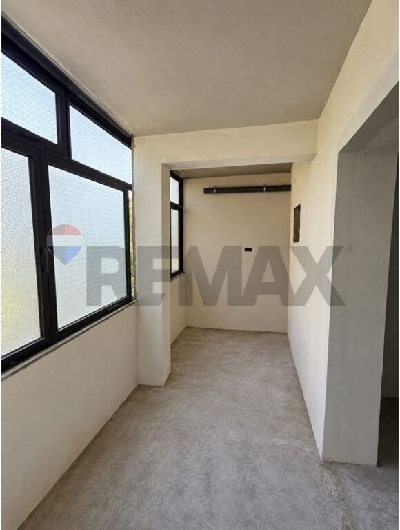 SHITET APARTAMENT 3+1 + 2 WC – MYSLYM SHYRI