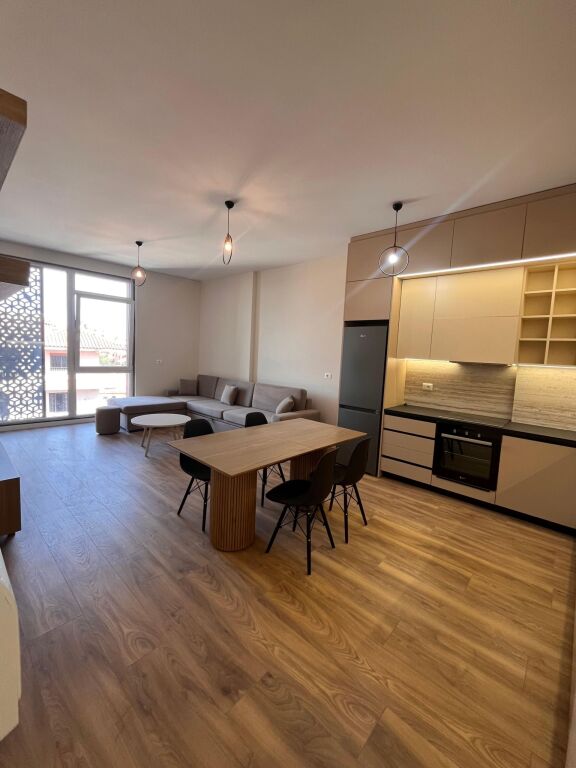Affitto | Apartament 2 + 1 | Siri Kodra | 1000 €/mese