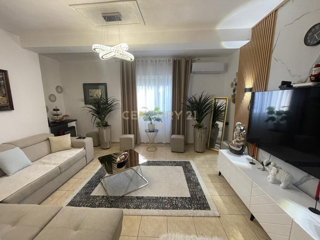 Apartament 1+1 Me Qira tek Vila e Zogut, Durrës !