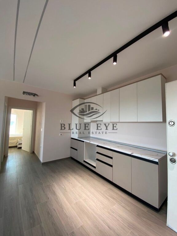 Apartament 1+1 me Qira – Spitallë, pranë Postës Shqiptare!