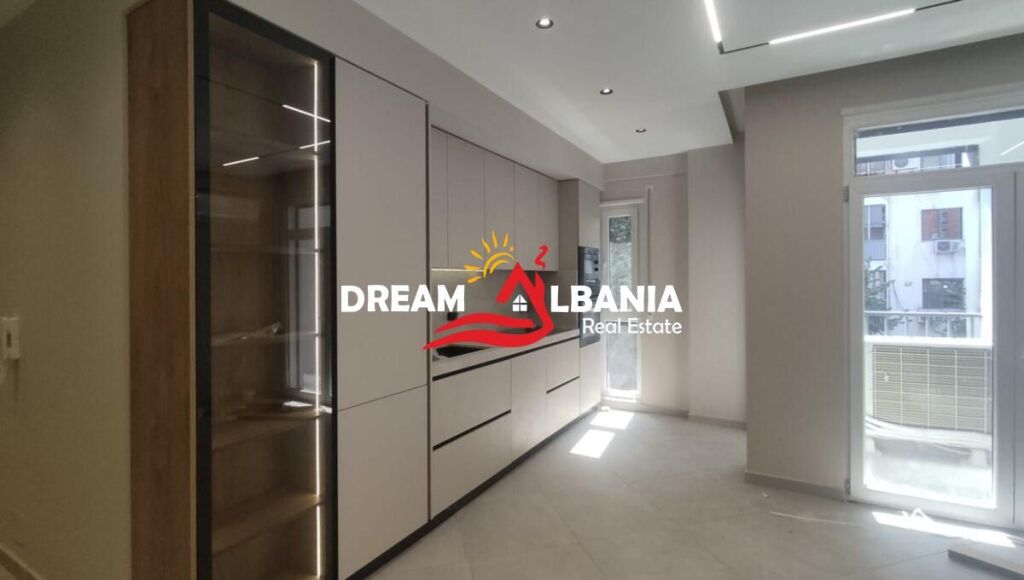 Jepet Apartament 2+1+2wc me Qera ne Rrugen 5 Maji prane Concord Center ( ID 42215523 )