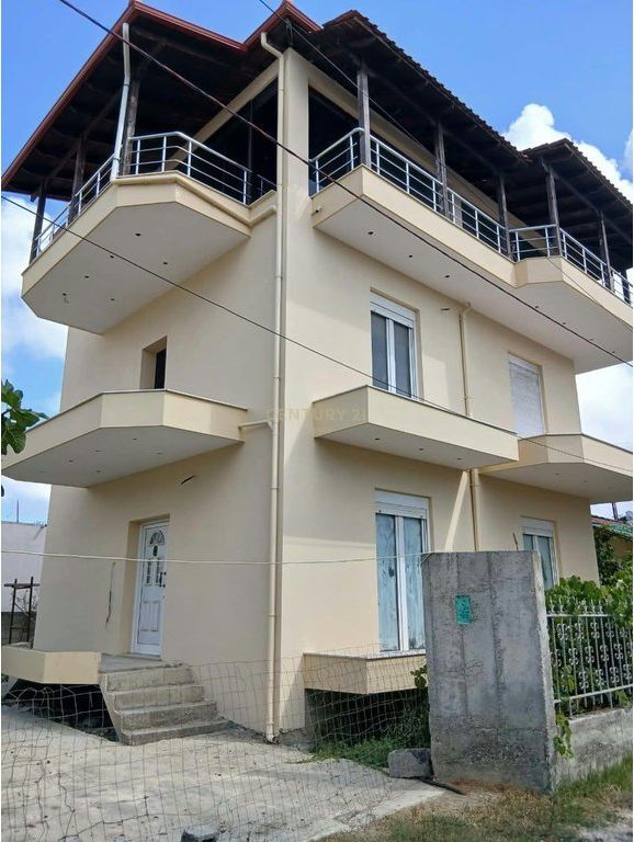 Villa su 3 Piani in Vendita Via Rilindja, Durres