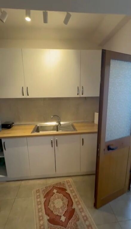 Qera | Apartament 1 + 1 | Rruga Njazi Meka | 450 €/muaj