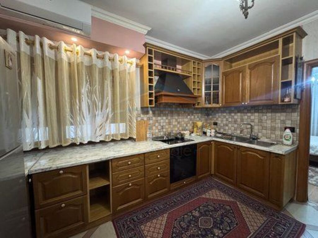 Disponojme Apartament 2+1 me qera, Myslym Shyri, Tirane