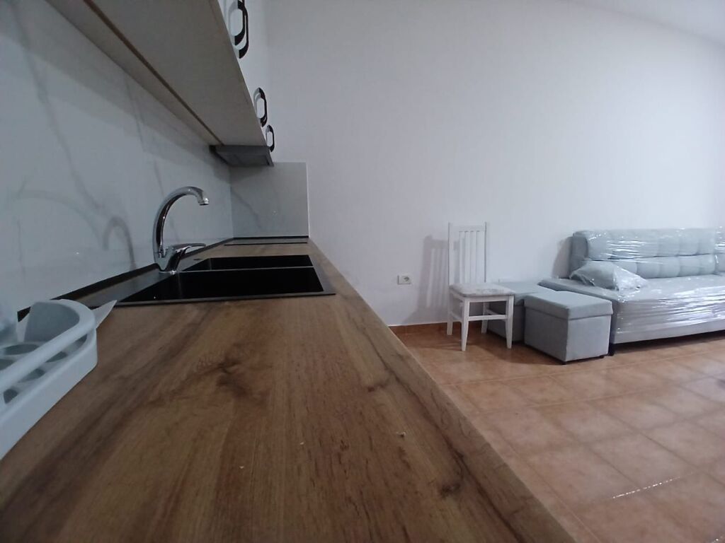 Jepet Me Qera Apartament 1+1