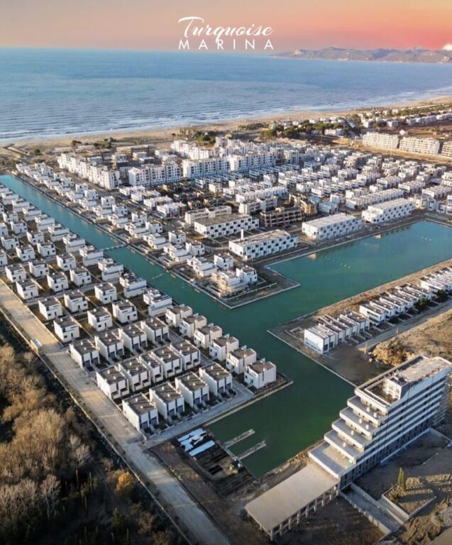Shitet vile 2 kateshe tek Rezidenca Turquoise Marina , Gjiri i Lalezit , Hamallaj , Durres .