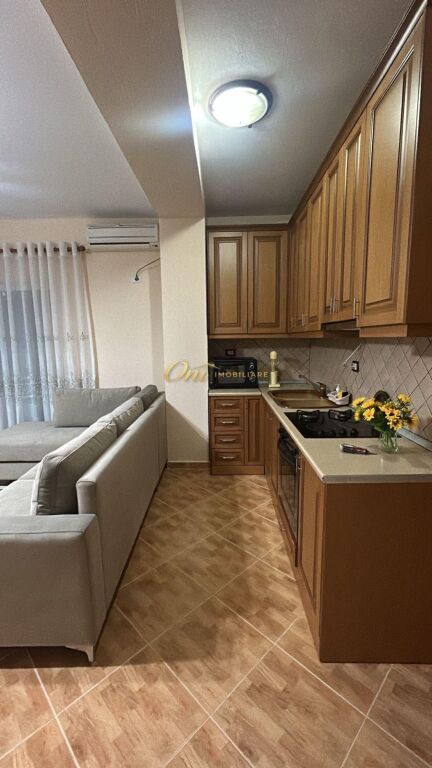 BRRYLI, APARTAMENT ME QERA 2+1